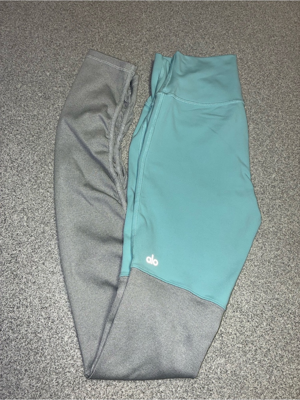 ALO Yoga Teal and Gray Colorblock Leggings